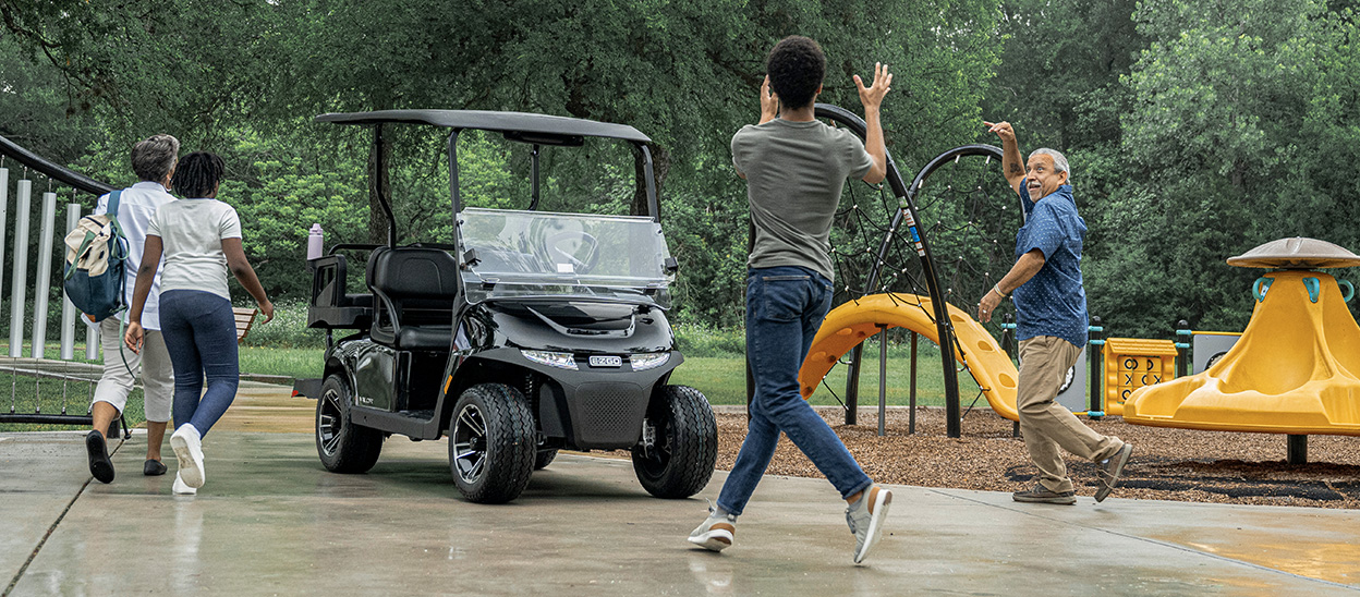 E-Z-GO Valor Golf Cart
