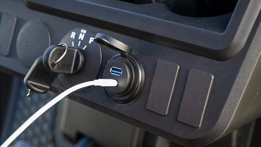 RXV 4 Technology Package USB Ports