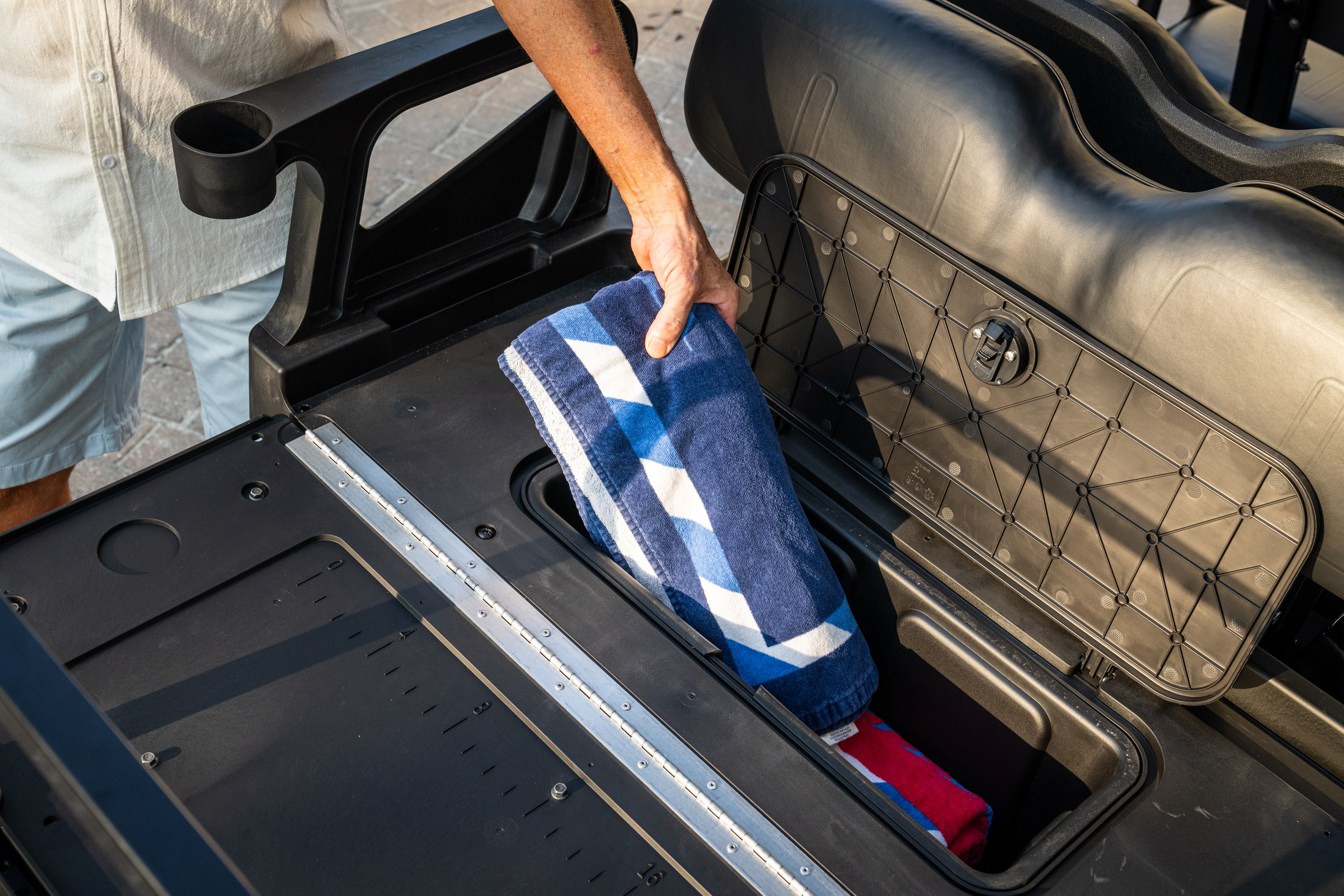 Valor 6 Drop in Rear Facing Seat Bucket